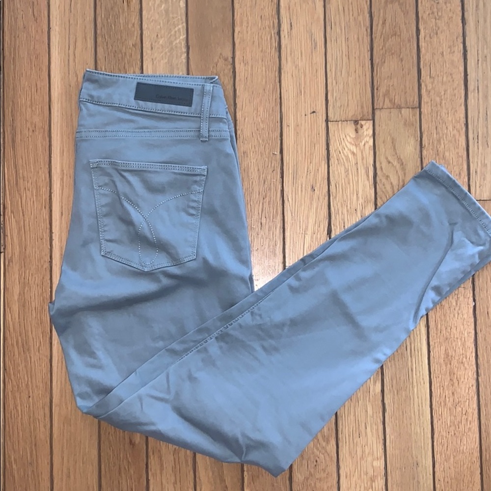 CK blue-gray jeans